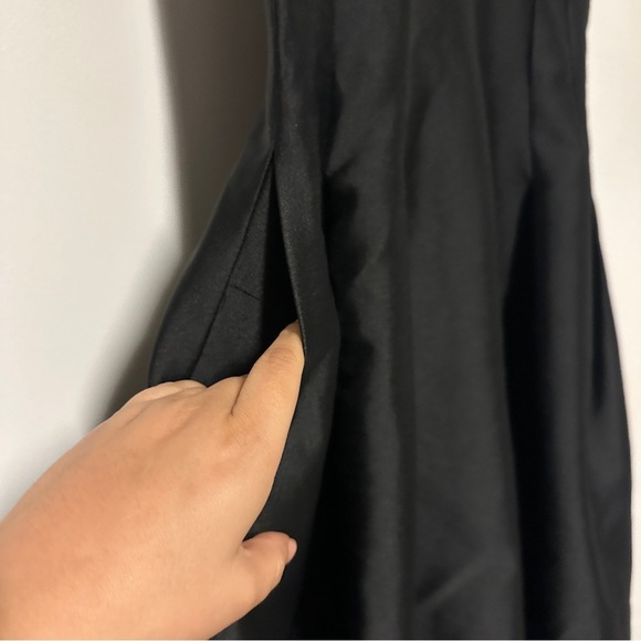 CHATS BY C.DAM Off-shoulder Black Dress in Satin Size L 10 - Picture 6 of 11